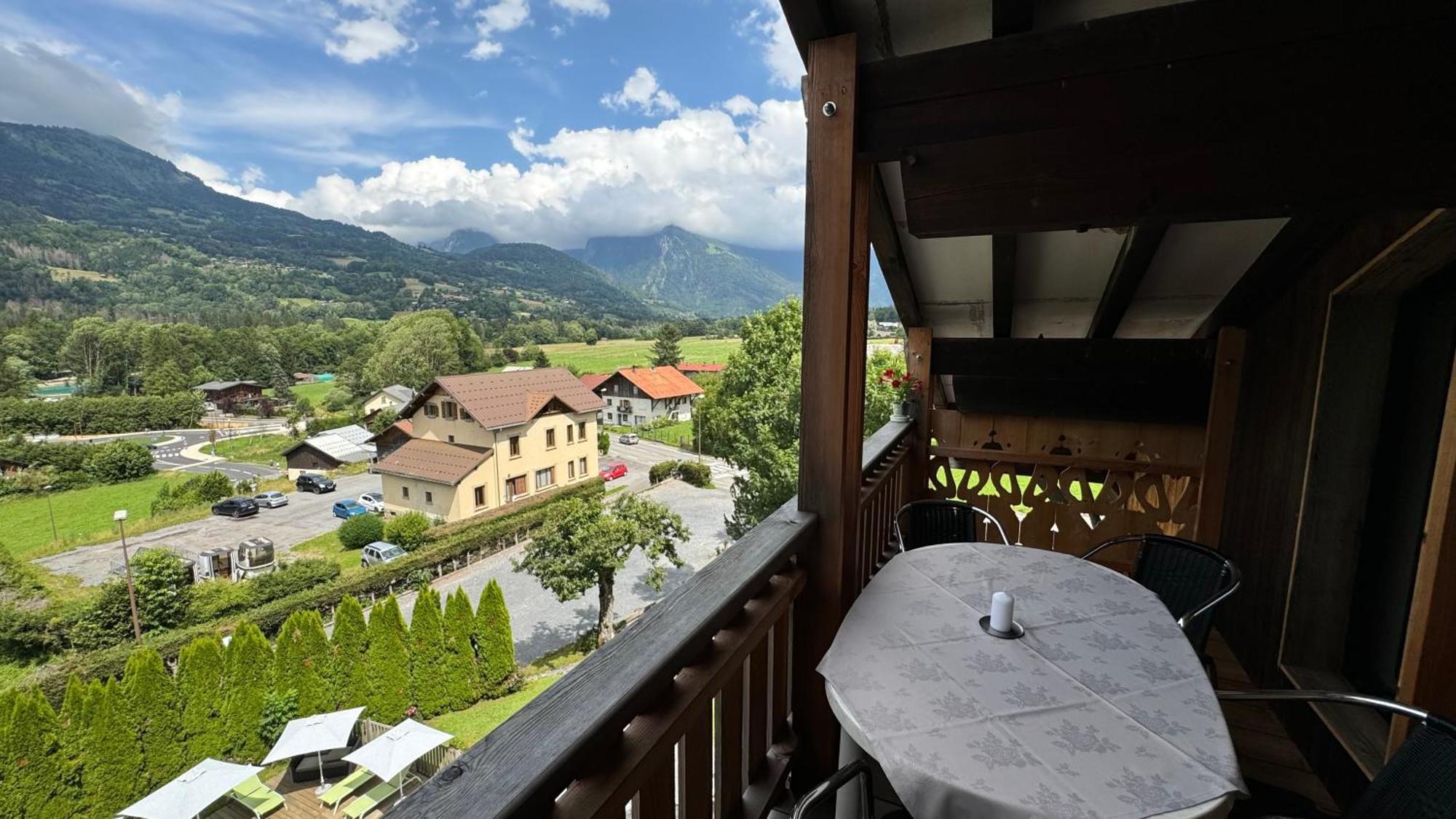 Hotel-Spa Le Morillon Charme & Caractere Екстериор снимка