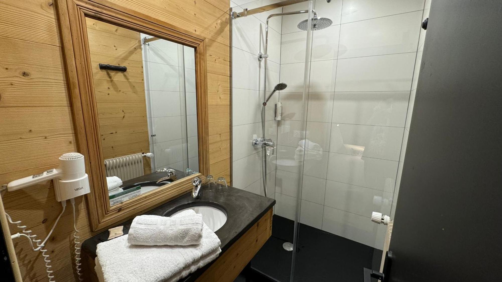 Hotel-Spa Le Morillon Charme & Caractere Екстериор снимка